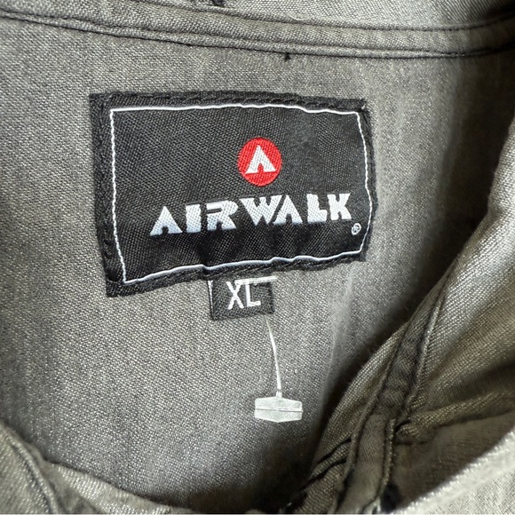 NWT! Airwalk Men's XL Black Wash Hooded Denim Shirt Long Sleeve Casual ButtonUp - Picture 7 of 7